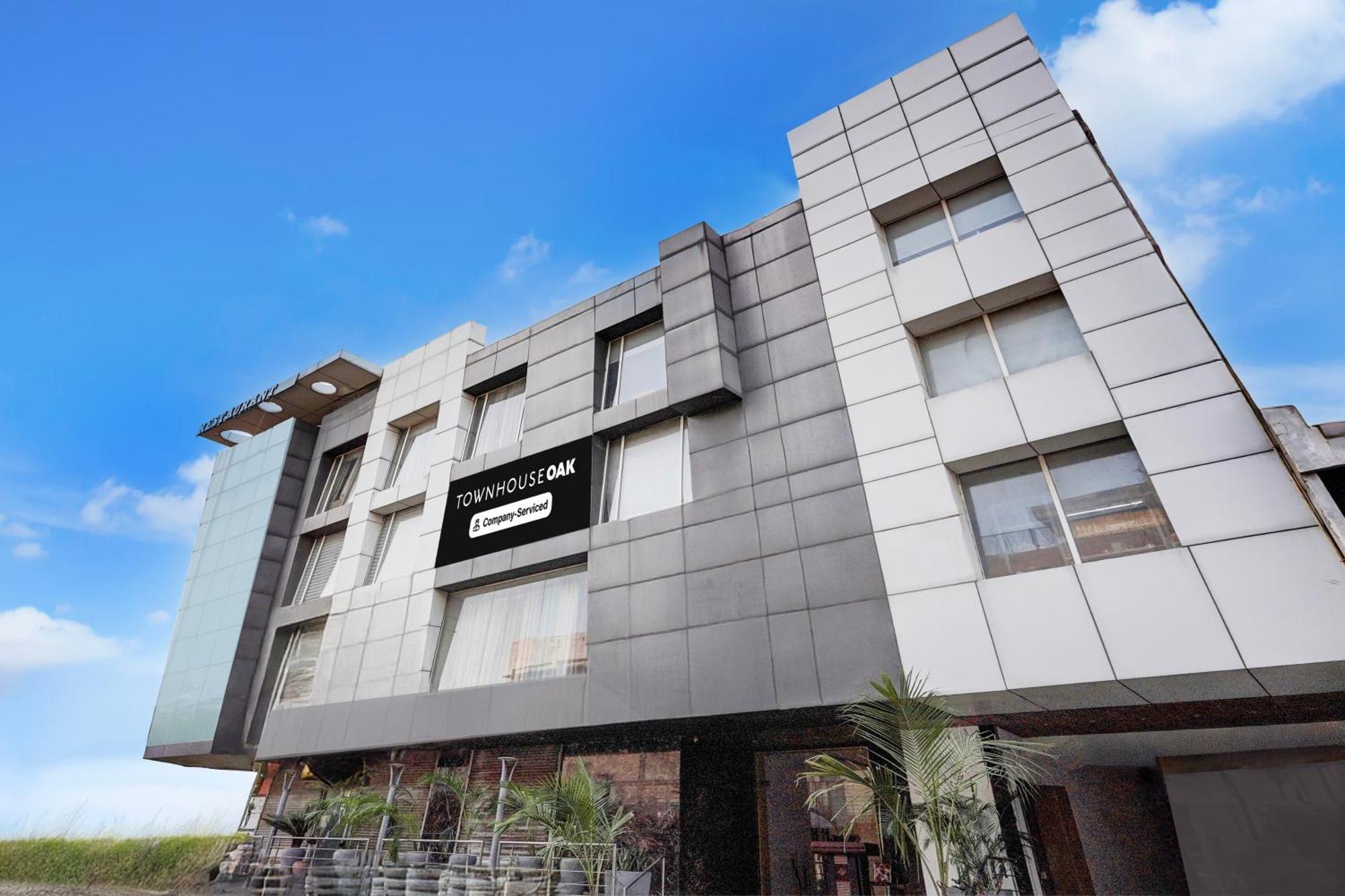 Townhouse Oak Agra Near Sultanganj Puliya Formerly Bb Grand Esterno foto