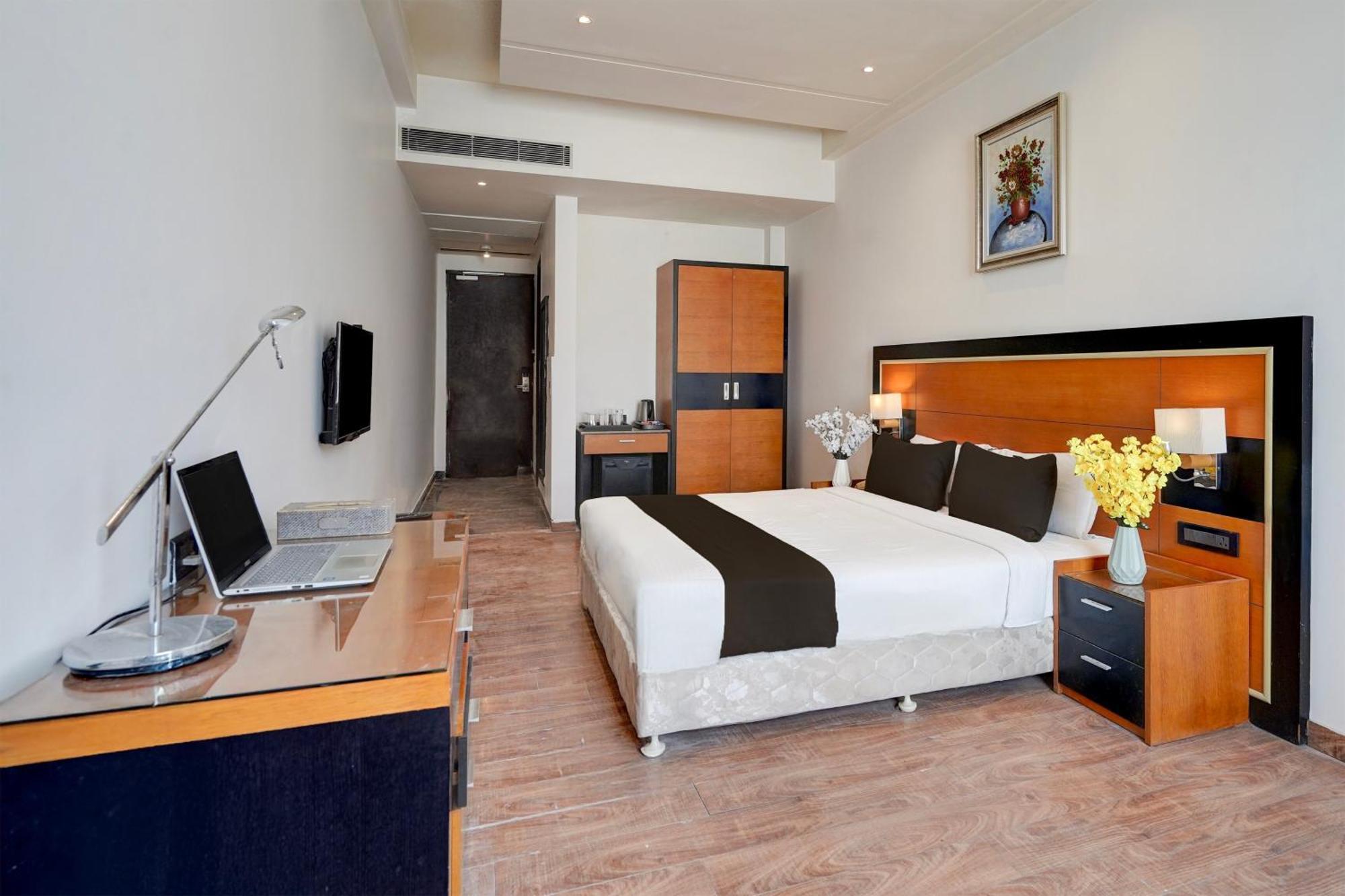 Townhouse Oak Agra Near Sultanganj Puliya Formerly Bb Grand Esterno foto