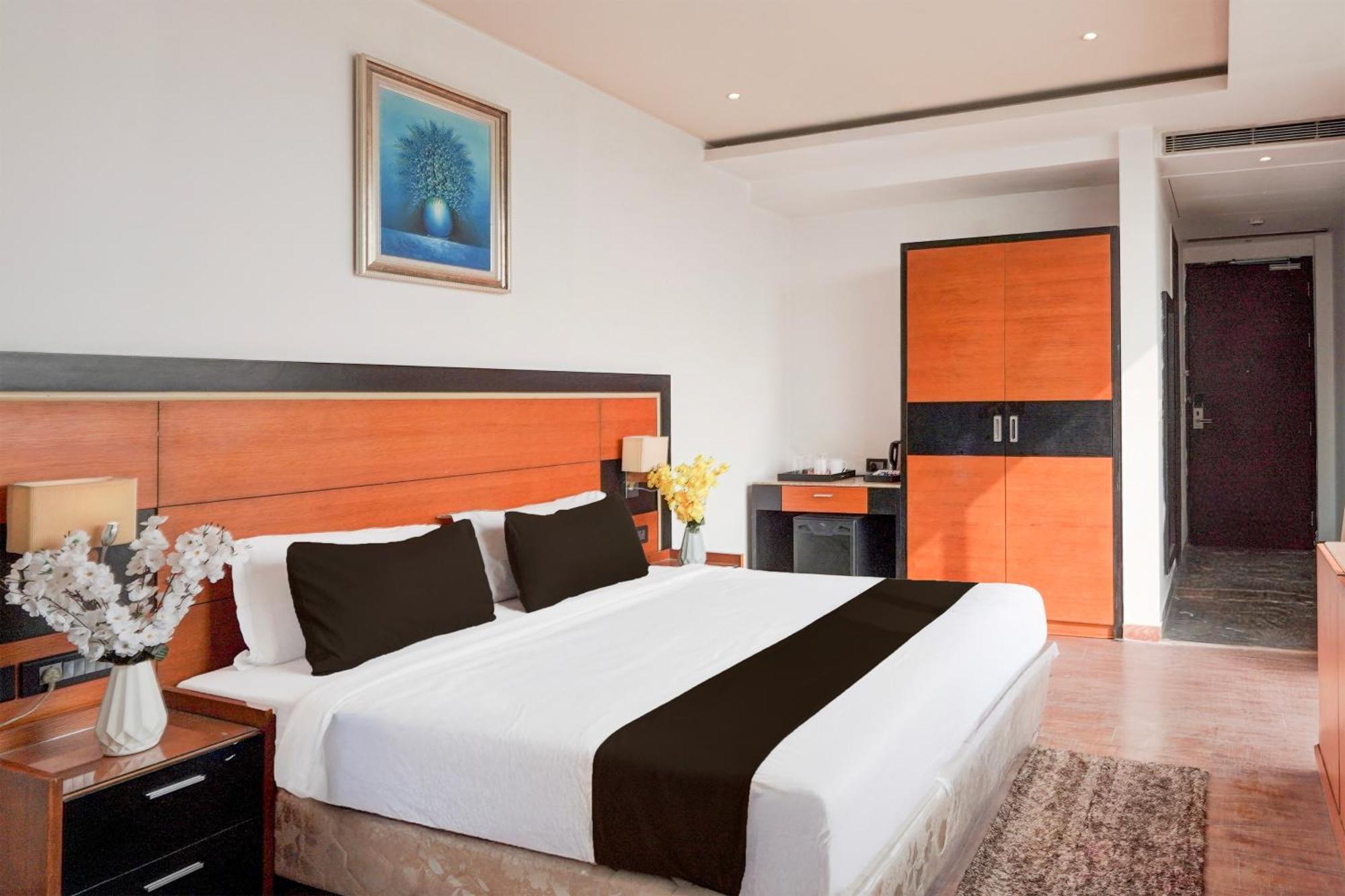 Townhouse Oak Agra Near Sultanganj Puliya Formerly Bb Grand Esterno foto