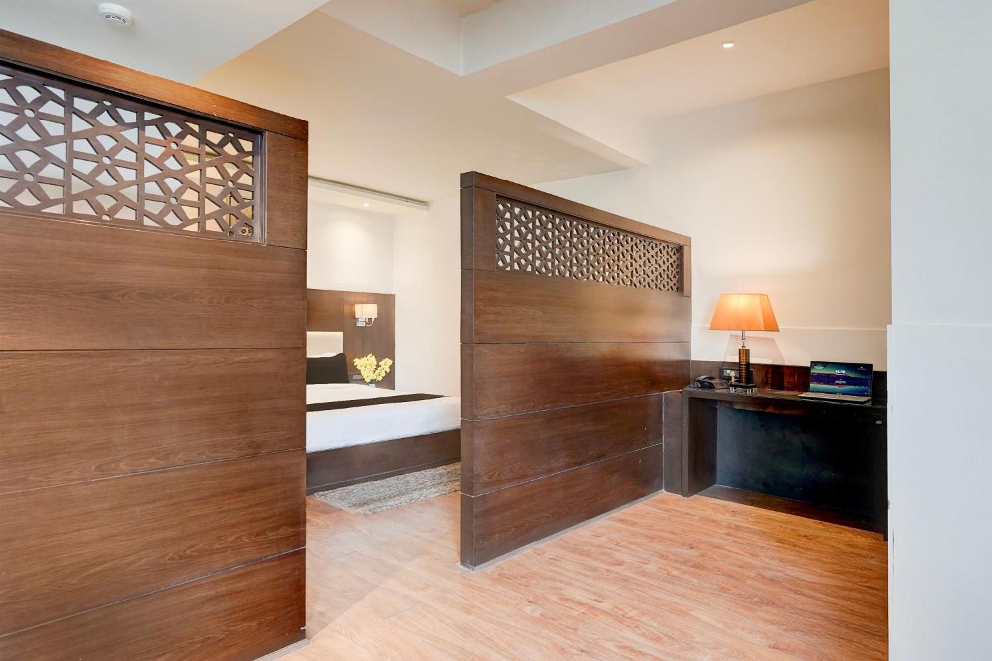 Townhouse Oak Agra Near Sultanganj Puliya Formerly Bb Grand Esterno foto